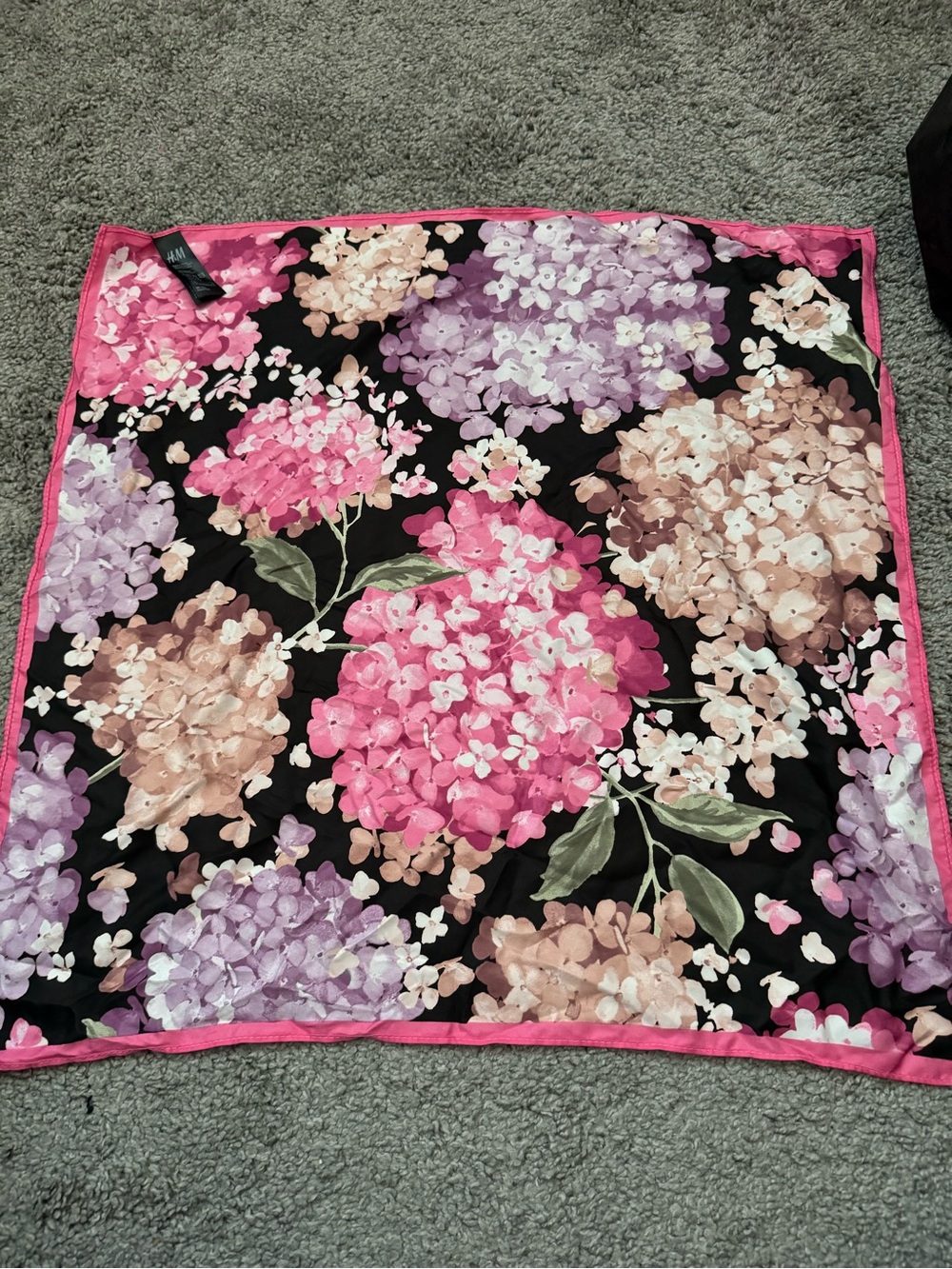 Floral Hydrangea Print Bed Scarf - Pink on Black - H&M